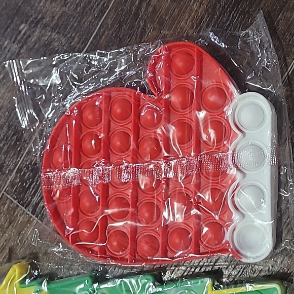 New, Christmas 🎄 Pop It Bundle - Picture 2 of 4